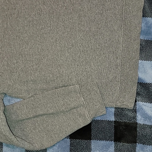 Y2k. Disney Store. Mickey Mouse. Pullover crewneck. Embroidered. Size Large. - Picture 12 of 15